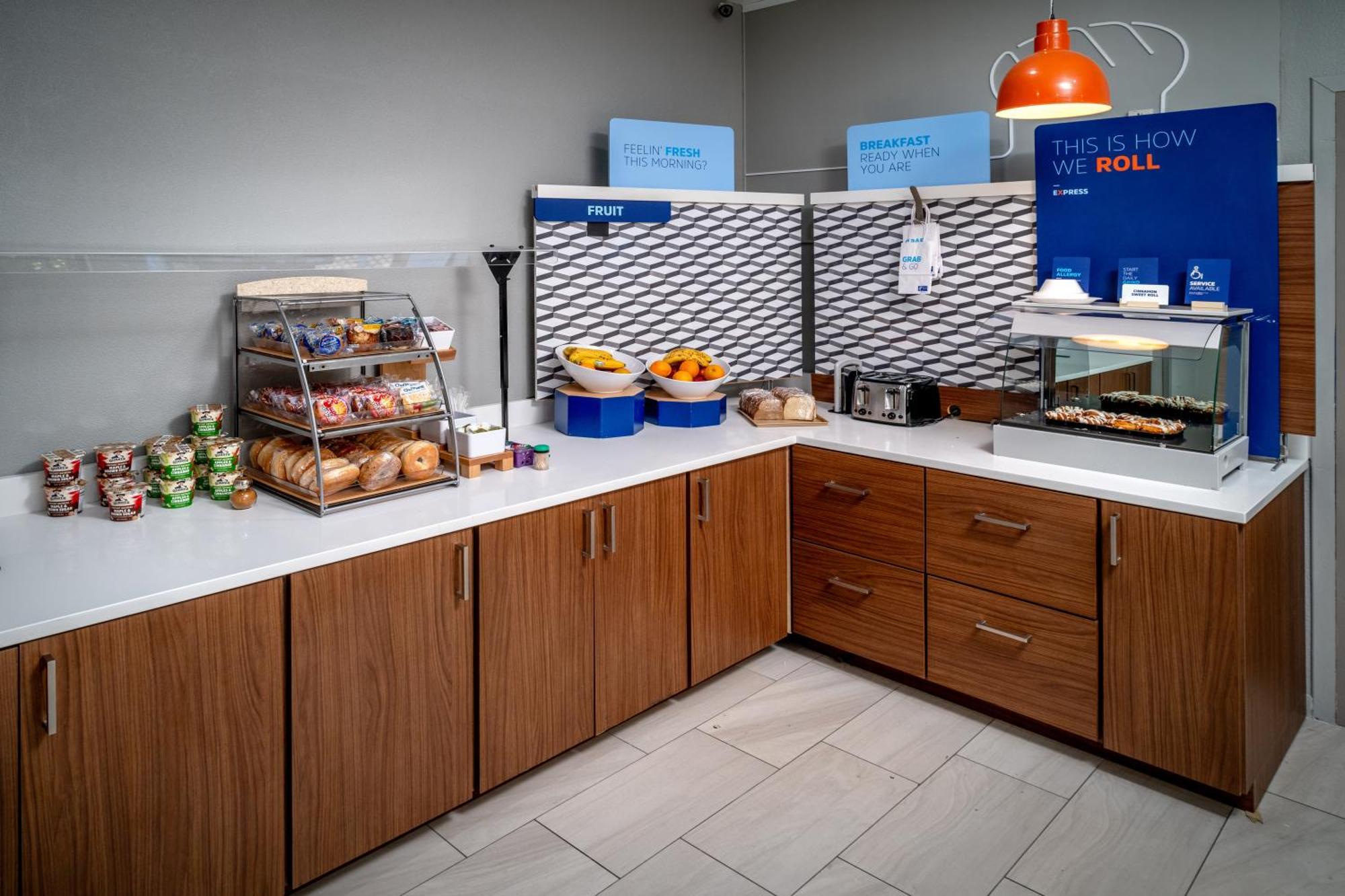Holiday Inn Express & Suites Cross Lanes By Ihg Екстер'єр фото