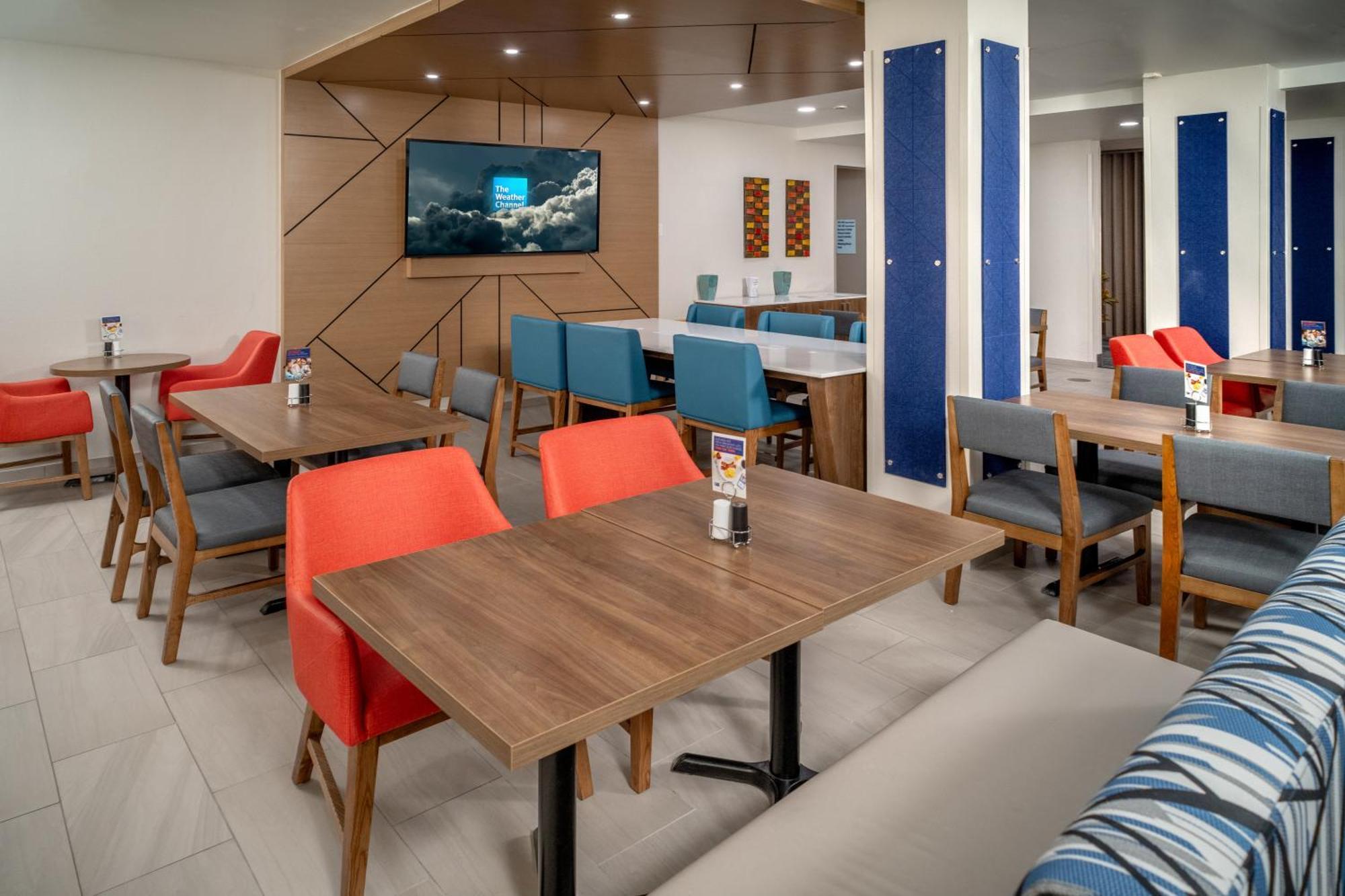Holiday Inn Express & Suites Cross Lanes By Ihg Екстер'єр фото