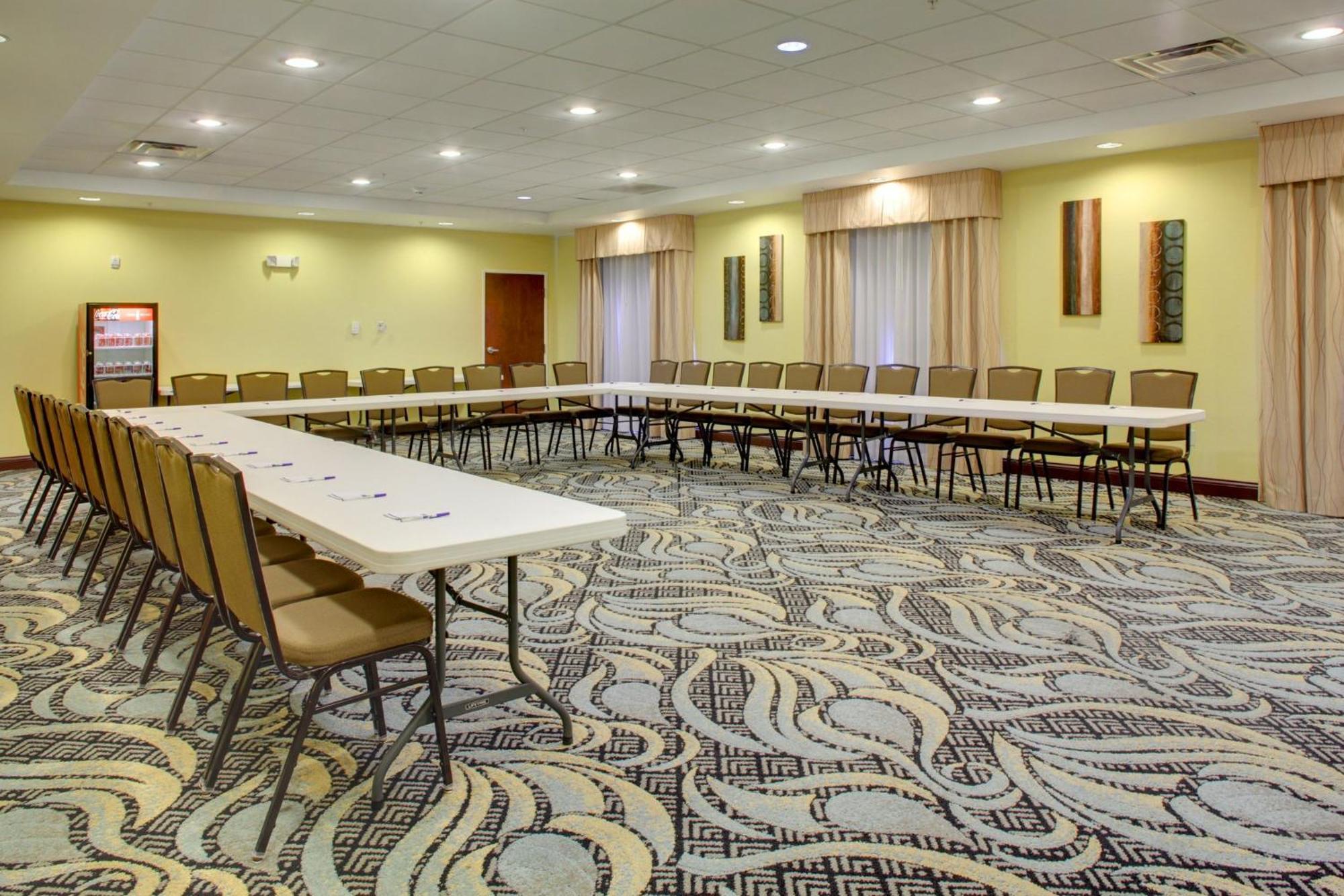 Holiday Inn Express & Suites Cross Lanes By Ihg Екстер'єр фото